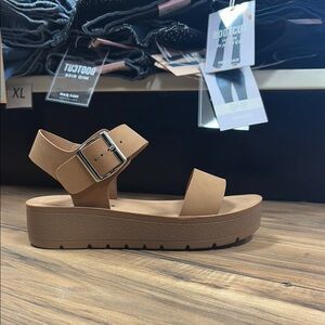 Women's Tan Sandals Detects-S